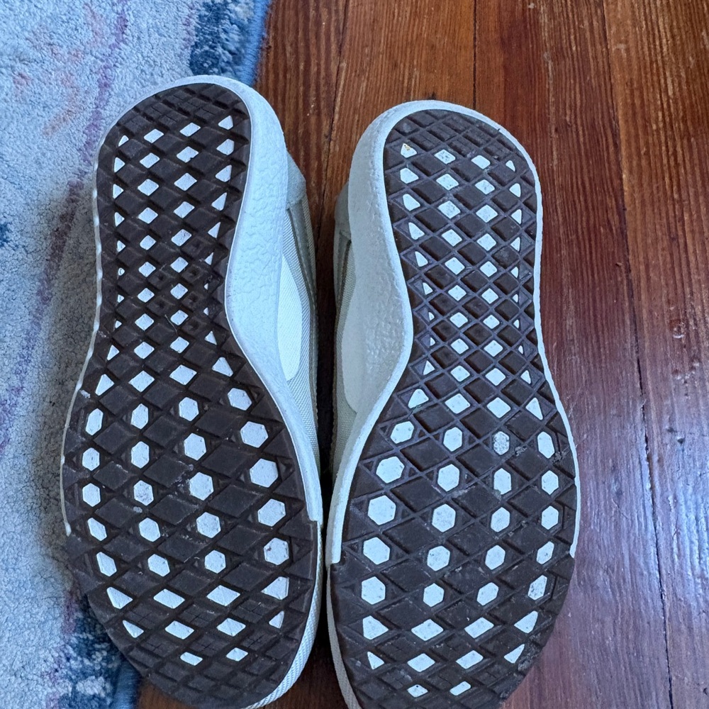 Vans women’s Suede Canvas Sneakers - Picture 3 of 5